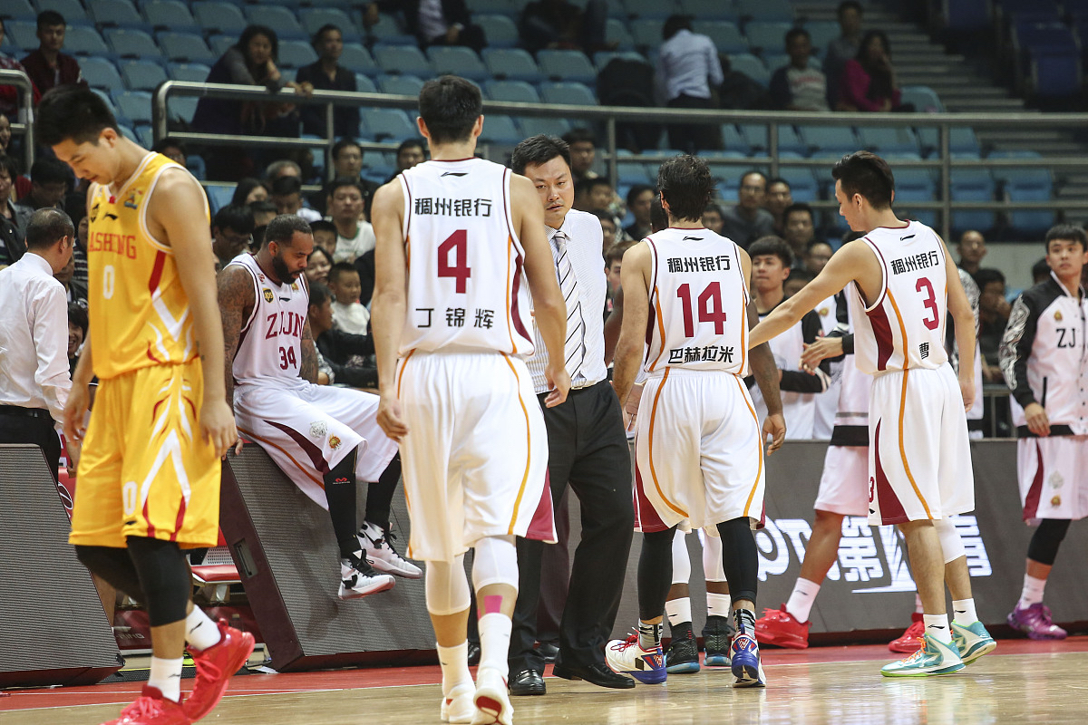 英雄联盟S15-浙江队清晨战术微调，志在CBA常规赛名次提升，气氛紧张，赛季目标并未改变的简单介绍